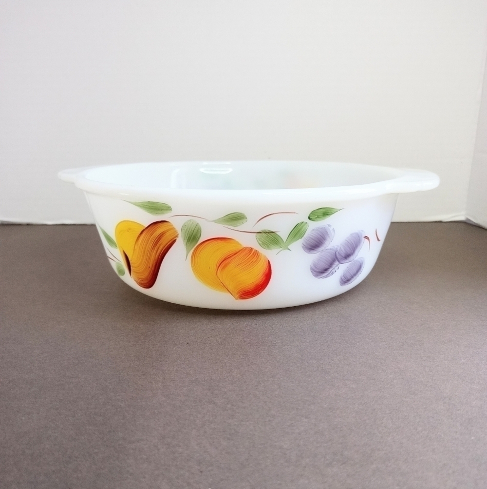 Fire King round casserole no.447 fruits pattern